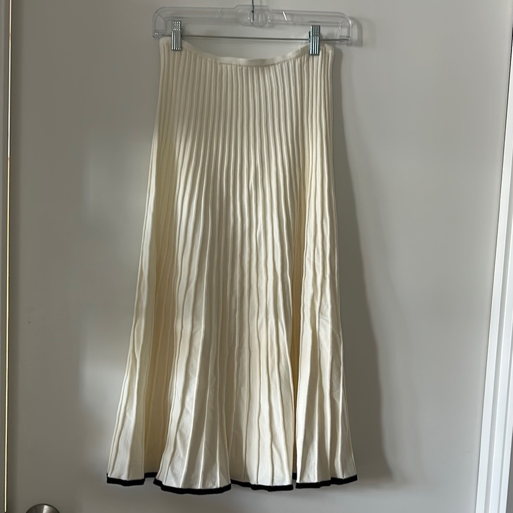 MESHKI Jolene Contrast Button Up Knit Skirt
